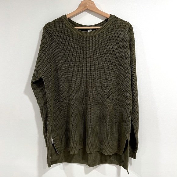 Oversized Sweater - Picture 1 of 5